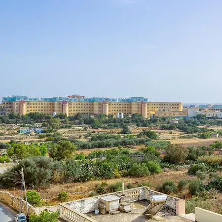 Large, Central Triplex With Private Terrace By 360 Estates *