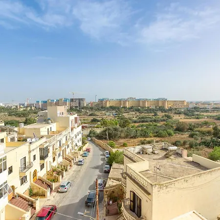 Large, Central Triplex With Private Terrace By 360 Estates * San Ġwann