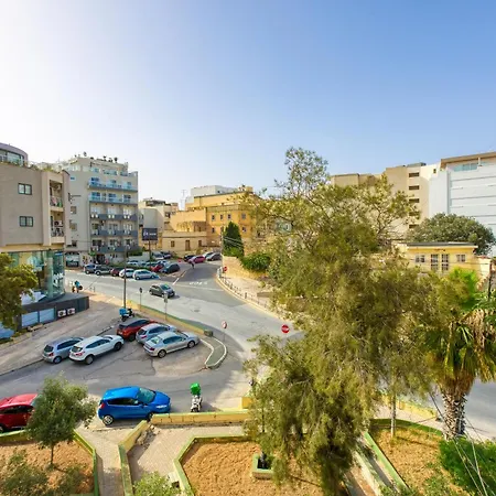 Apartamento Large, Central Triplex With Private Terrace By 360 Estates *