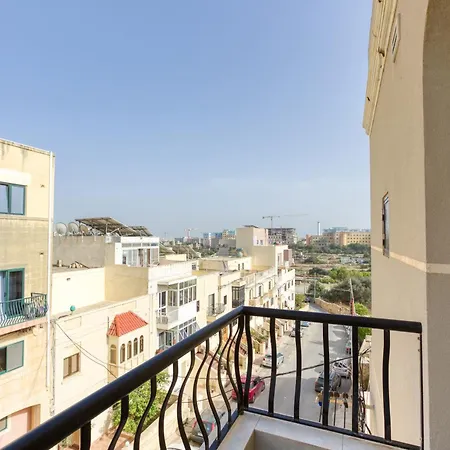 Apartamento Large, Central Triplex With Private Terrace By 360 Estates