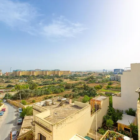 Large, Central Triplex With Private Terrace By 360 Estates San Ġwann