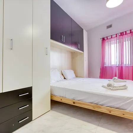 Apartamento Large, Central Triplex With Private Terrace By 360 Estates *