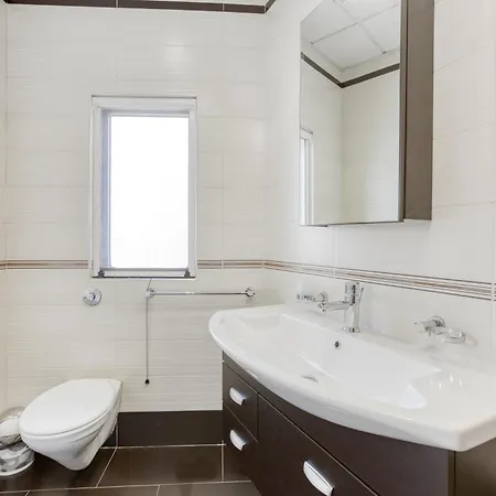 Large, Central Triplex With Private Terrace By 360 Estates *