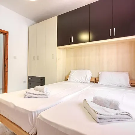 Large, Central Triplex With Private Terrace By 360 Estates Apartment San Ġwann