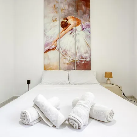 Large, Central Triplex With Private Terrace By 360 Estates Apartment