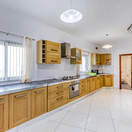 Large, Central Triplex With Private Terrace By 360 Estates Apartment San Ġwann