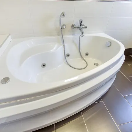 Large, Central Triplex With Private Terrace By 360 Estates *