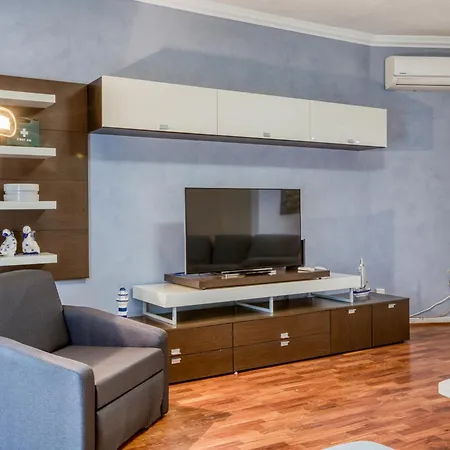 Large, Central Triplex With Private Terrace By 360 Estates