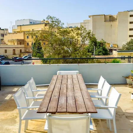 Large, Central Triplex With Private Terrace By 360 Estates شقة