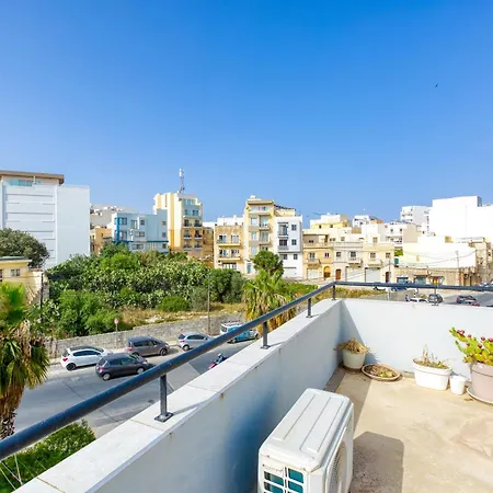 Large, Central Triplex With Private Terrace By 360 Estates شقة San Ġwann