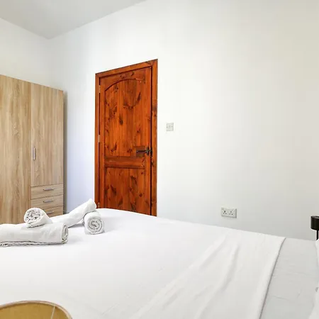 شقة Large, Central Triplex With Private Terrace By 360 Estates San Ġwann