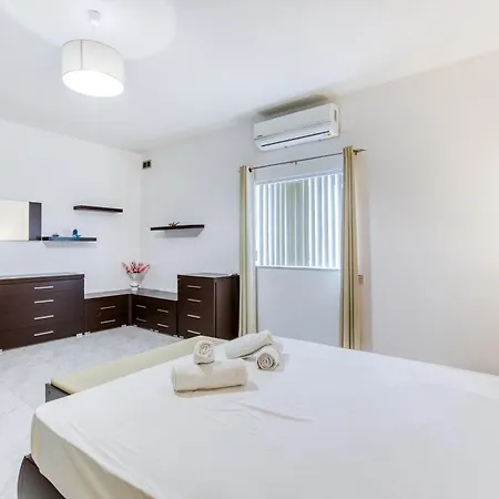 شقة Large, Central Triplex With Private Terrace By 360 Estates San Ġwann
