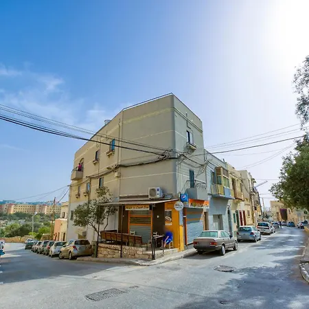 Large, Central Triplex With Private Terrace By 360 Estates San Ġwann