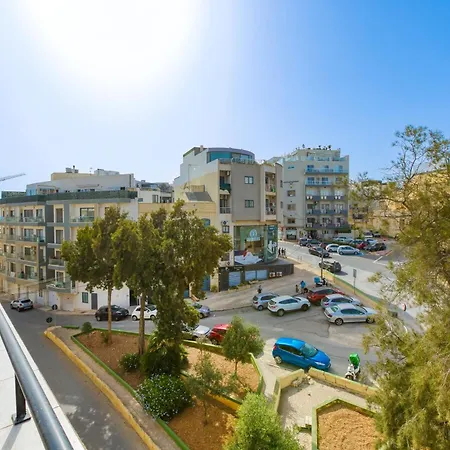 Large, Central Triplex With Private Terrace By 360 Estates *